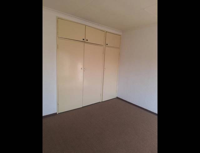 2 BEDROOM PROPERTY TO RENT IN FLORIDA